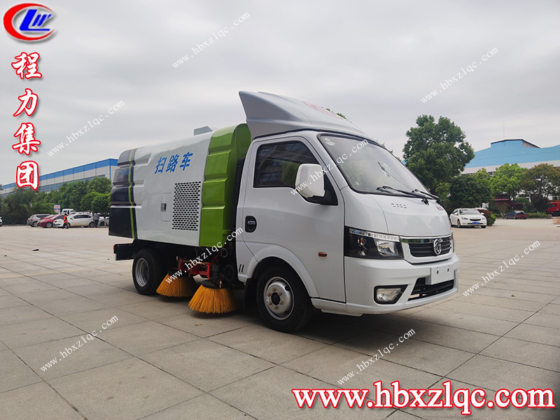 程力集團(tuán)東風(fēng)途逸掃路車，C證即可駕駛，再也不用為找司機(jī)而煩惱啦！