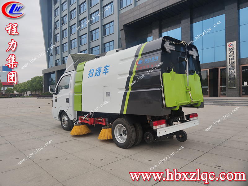 程力集團(tuán)東風(fēng)途逸掃路車，C證即可駕駛，再也不用為找司機(jī)而煩惱啦！